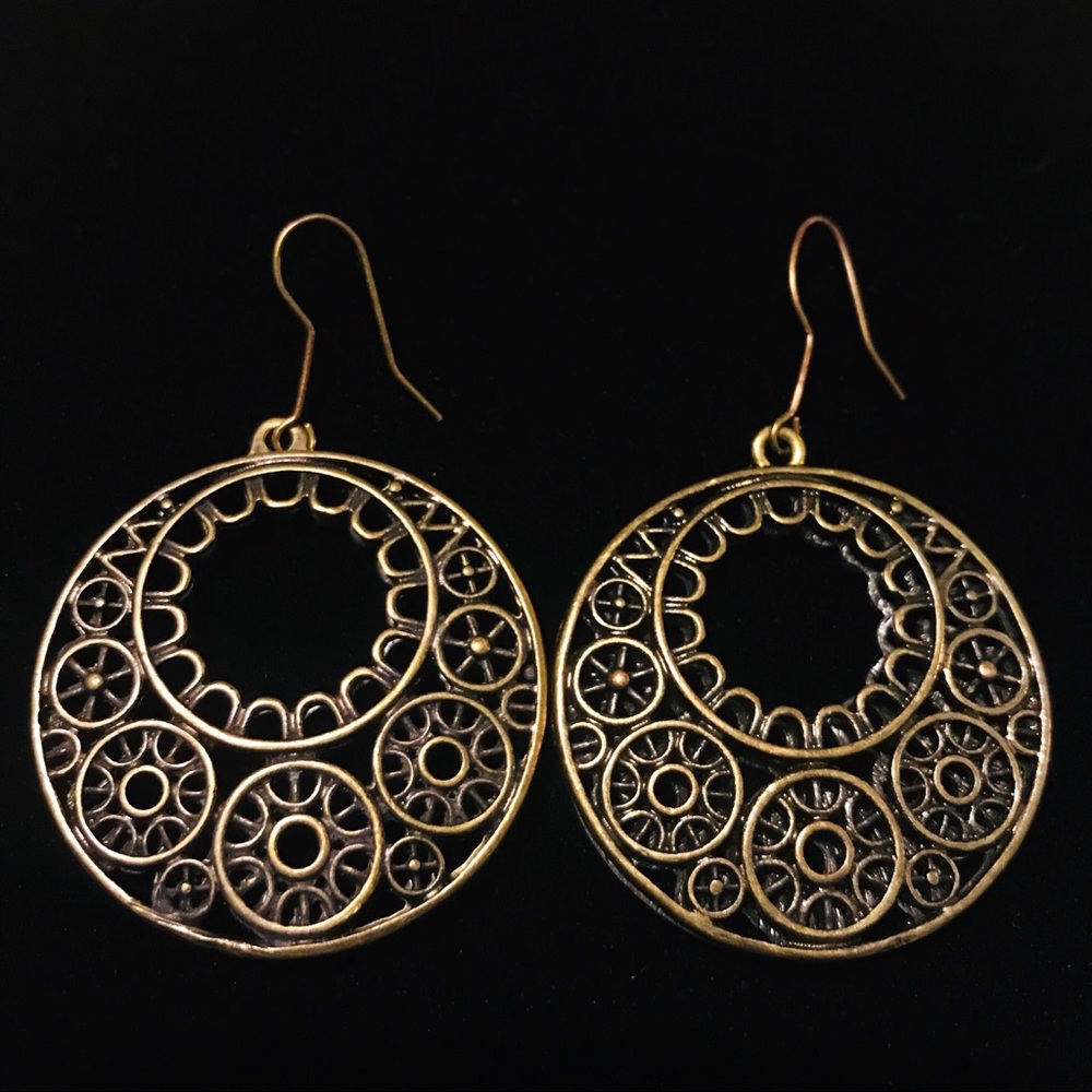 🔥3/$25 Antique Goldtone Fashion Earrings EUC
